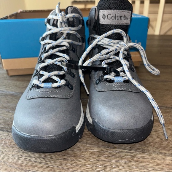 Columbia Charcoal and Black Outdoor Boots new - Picture 7 of 12